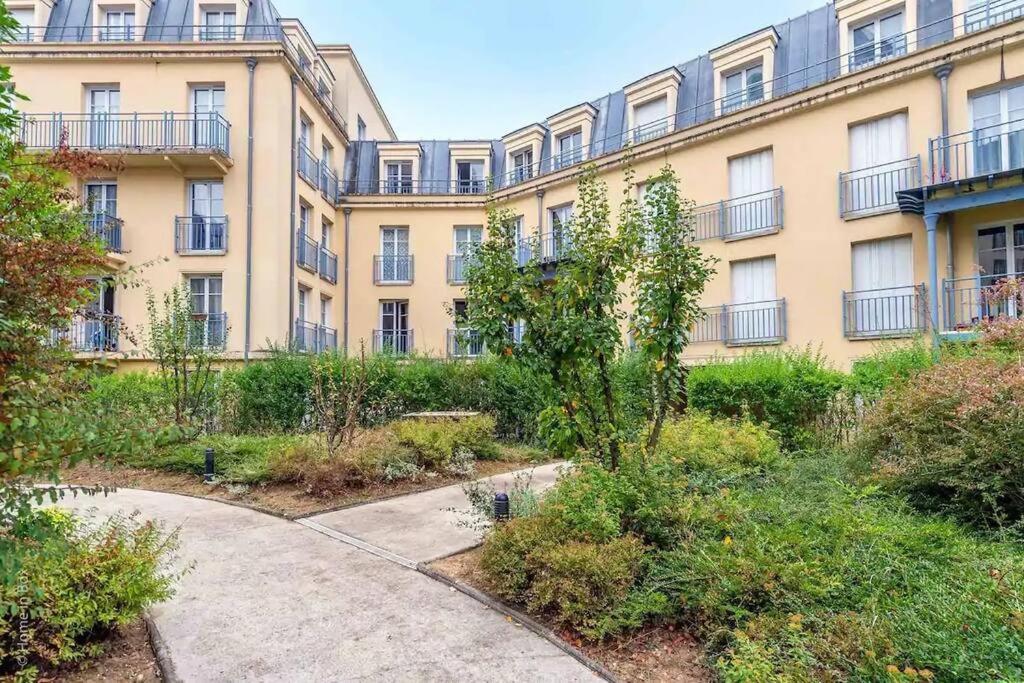 Milly Apartment Next To Disneyland Bmyguest Chessy  Exterior photo
